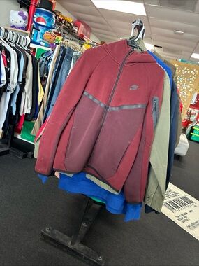 Men’s Nike Tech Fleece Hoodie NSW Used SZ Small Maroon Pre Owned